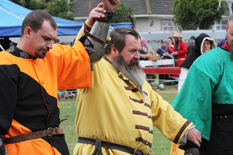 Medieval Market : Swords and Armour : Medieval Fighting : Levin : New Zealand : Richard Moore : Journalist : Photographer :